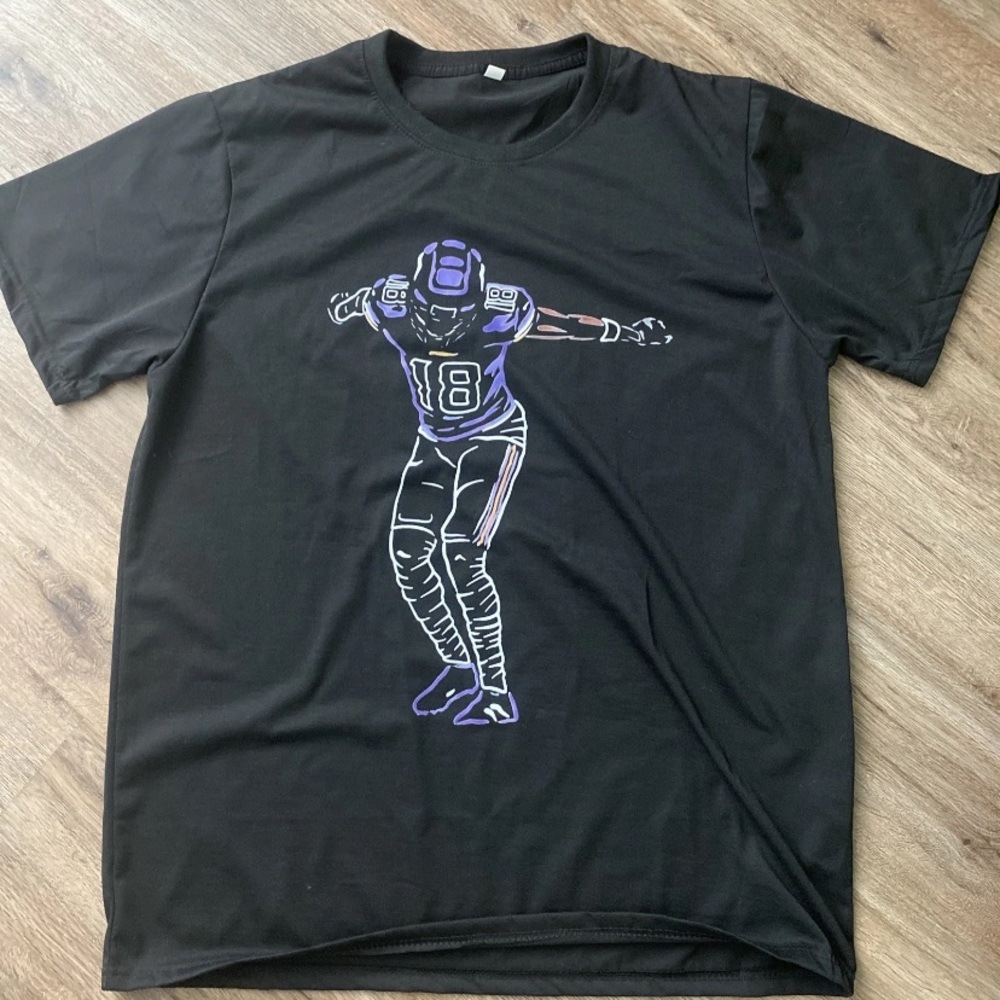 Men's Black Short-Sleeve Graphic Football Player Tee